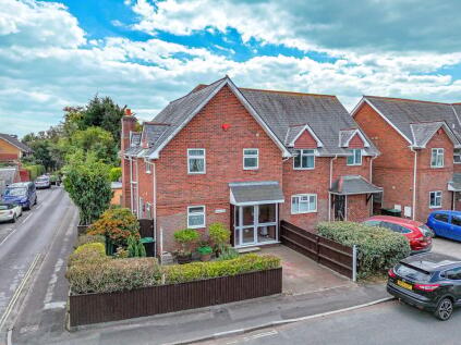 Christchurch Road, Barton on Sea, New Milton, BH25