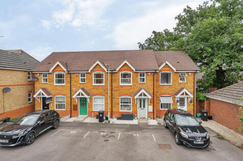 Howell Close, Arborfield, Reading, Berkshire, RG2