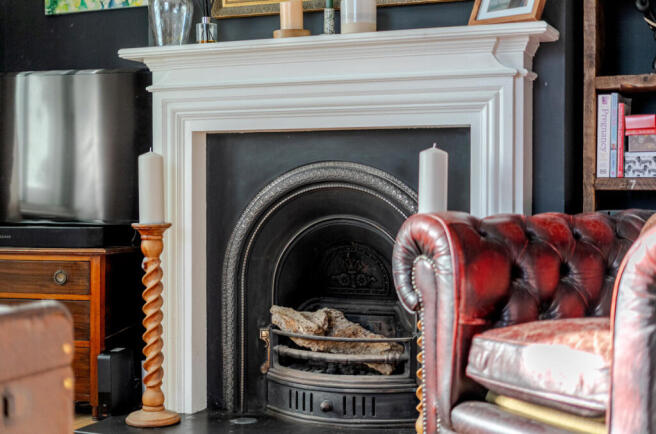 1370747-6-68fb7d7...