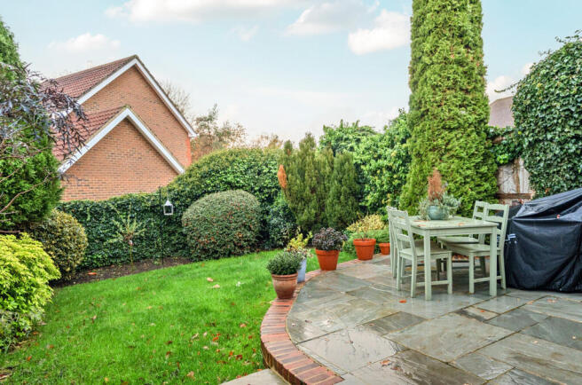 1375606-5-6912179...