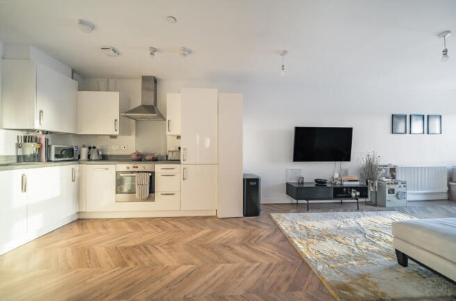 1382385-23-691df5...