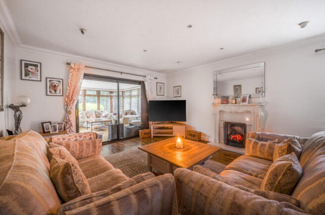 1396092-4-69667cf...