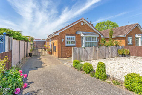 Homestead Garth, Hatfield, DN7 6RN