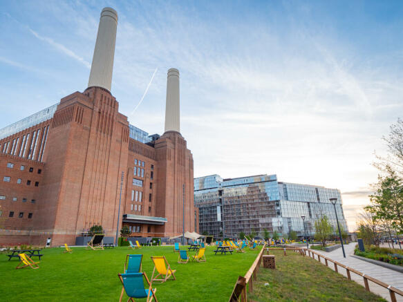 Frank Gehry's first London building to be built next to Battersea power  station, Frank Gehry