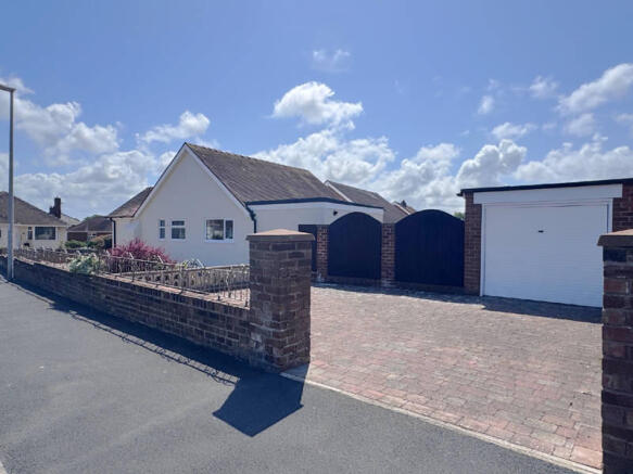 Rear / Garage