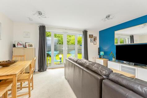 9 Corby Craig Gardens, Bilston, EH25 9TG