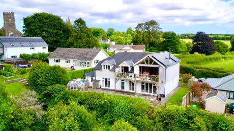 Highview, Broadhempston, Totnes, Devon, TQ9 6BW