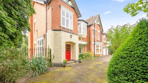 Knighton Rise, Oadby, LE2