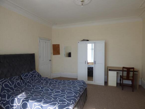 bedroom 1 (3)