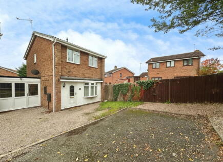 Rosewood Drive, Coppice Farm, Willenhall, WV12 5YF