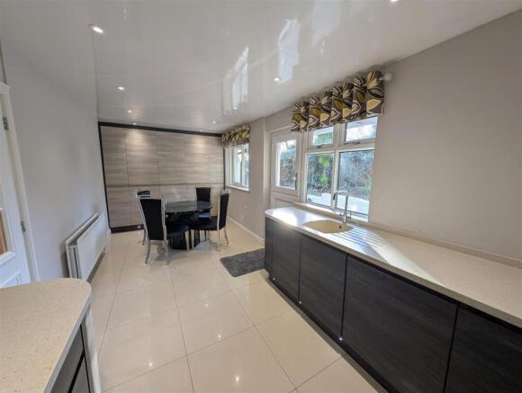 BREAKFAST KITCHEN