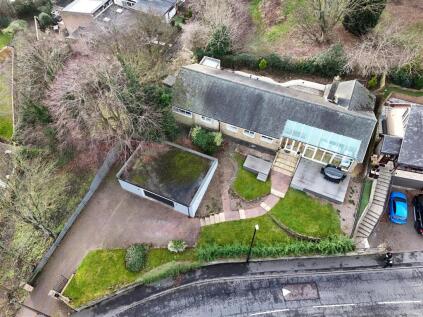 Peareth Hall Road, Washington