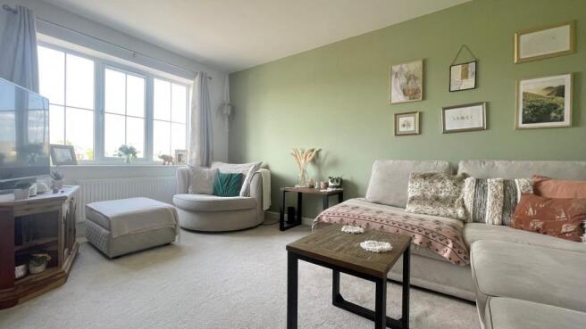 Living room 2.jpg