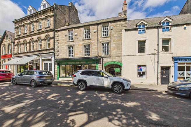 CAM04201G0-PR0094-STILL027