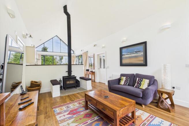 CAM04201G0-PR0101-STILL022