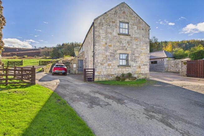 CAM04201G0-PR0114-STILL002