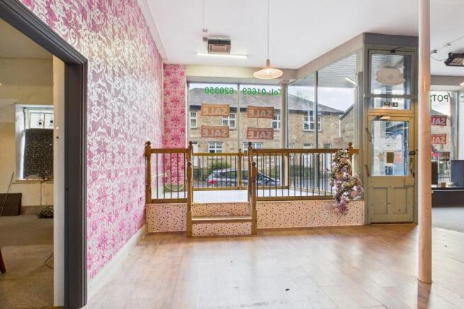 CAM04201G0-PR0119-STILL002