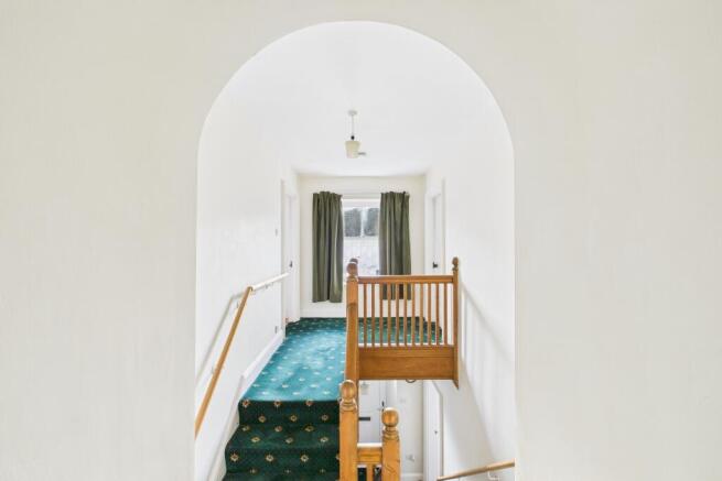 CAM04201G0-PR0123-STILL012