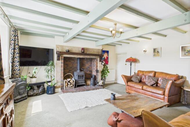 CAM04201G0-PR0085-STILL001