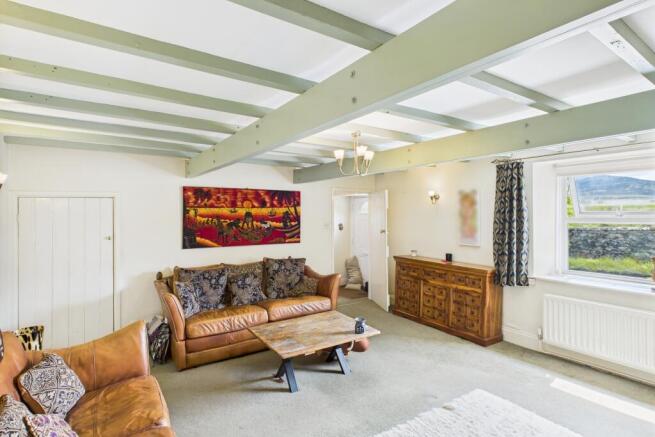 CAM04201G0-PR0085-STILL007