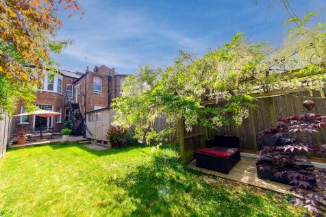 Dukes Avenue, Finchley, N3