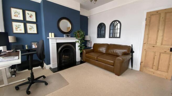 front lounge.jpg