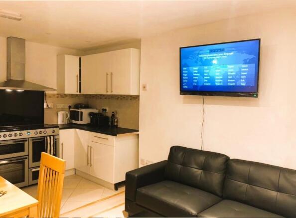 kitchen/living area
