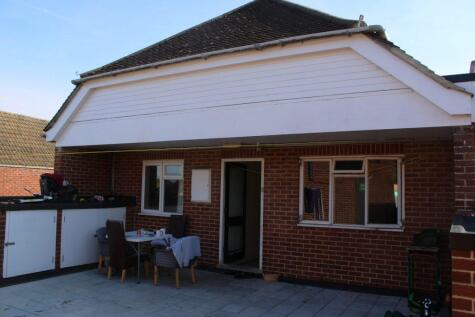 The Broadway, Thatcham