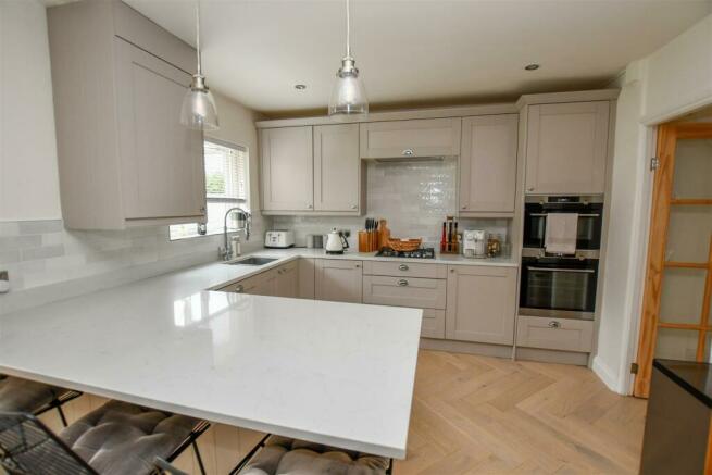 Kitchen/Dining Area