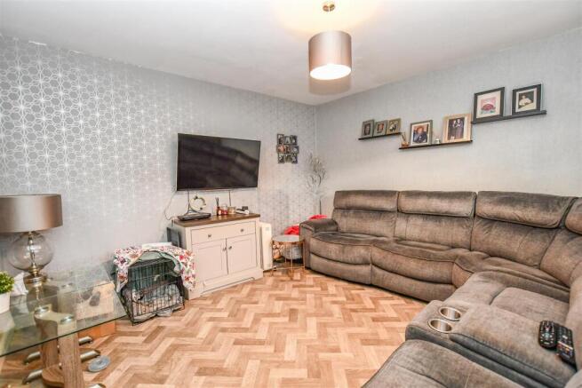 Living Room 2.jpg