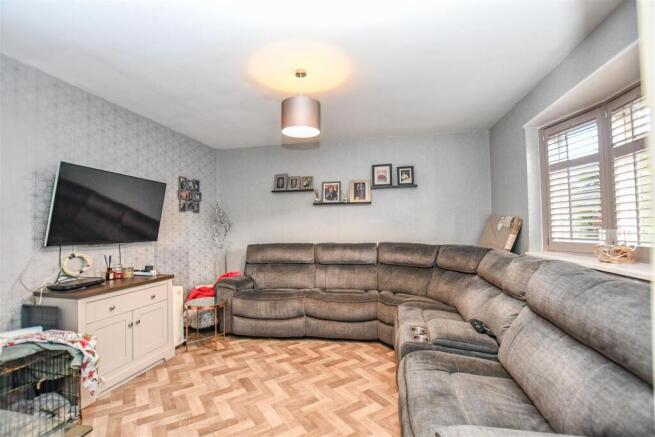 Living Room 1.jpg