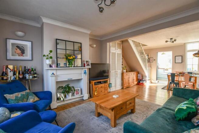 Living Room 1.jpg