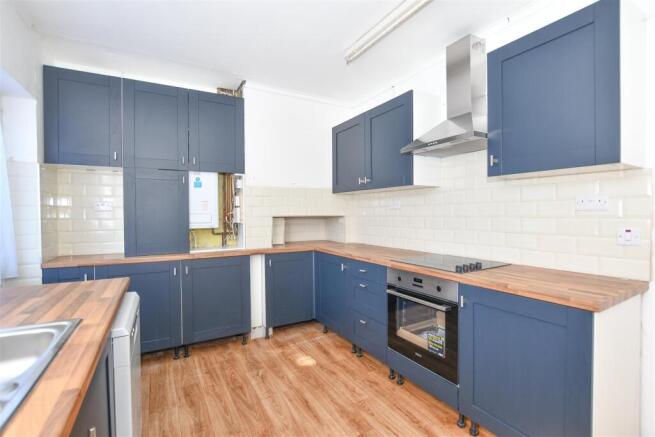 Kitchen   .jpg