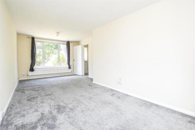 Living Room 2.jpg