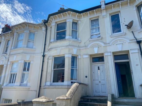 27 De Montford Road FOH (2)