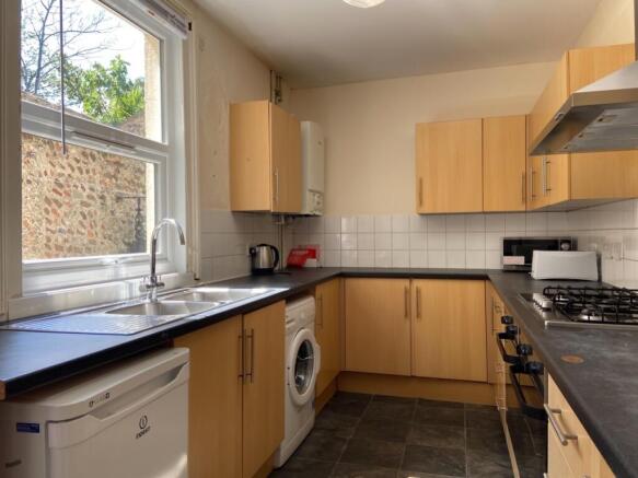 27 De Montford Road Kitchen