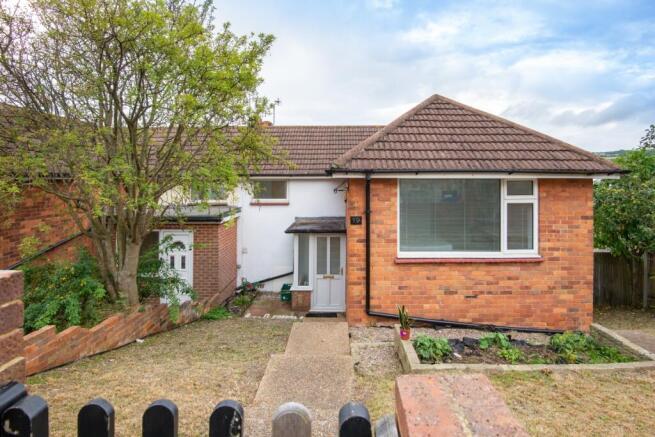 19 Canfield Close FoH (2)