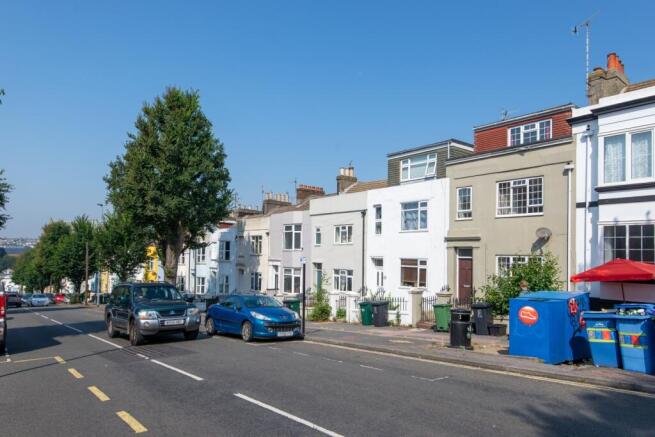 51 Elm Grove FOH (2)