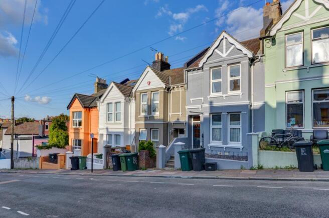 84 Brading Road FoH