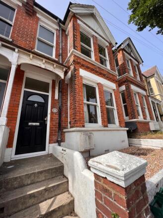19 Hollingbury Park Avenue - FOH (1)