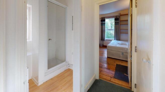 G4-Lets-42-Hartington-Bathroom(2)