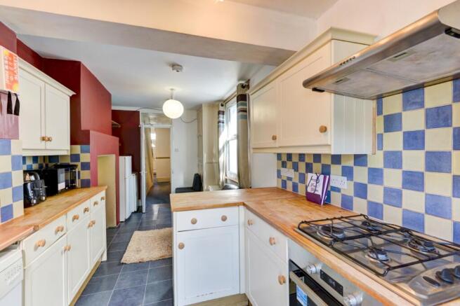 103 Whippingham Road Kitchen (2)