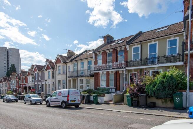 27 Hollingbury Road FoH (2)