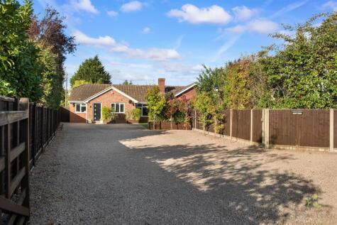 Laurels Road, Offenham, Evesham
