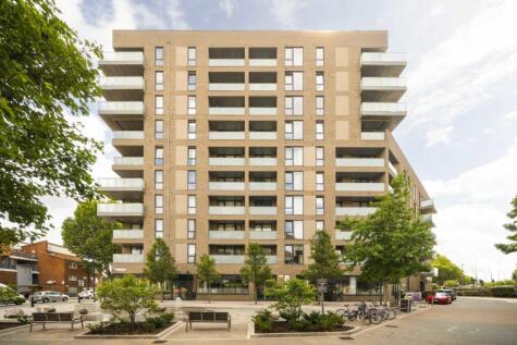 New Village Avenue, Canary Wharf