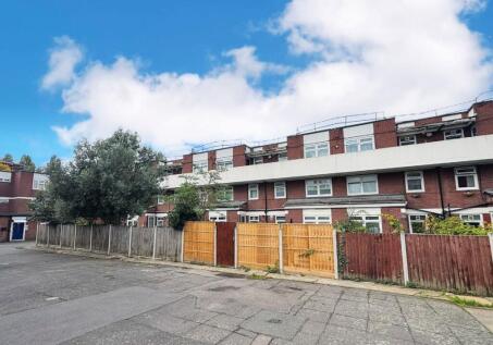Flat 11 Farnham Court, Holmleigh Road Estate, Stamford Hill, London, N16 5QF