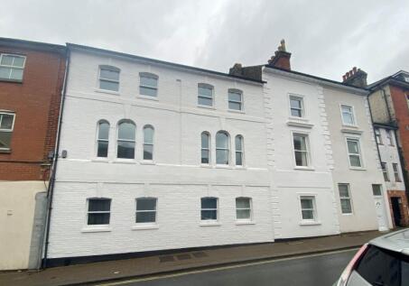 Flat 14 Iona House, Nelson Street, Aldershot, Hampshire, GU11 1HF