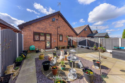 Spinners End Drive, Cradley Heath, B64