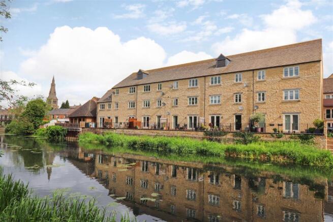 Riverside Place, Stamford