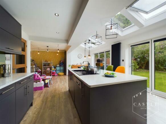 OPEN PLAN LIVING KITCHEN